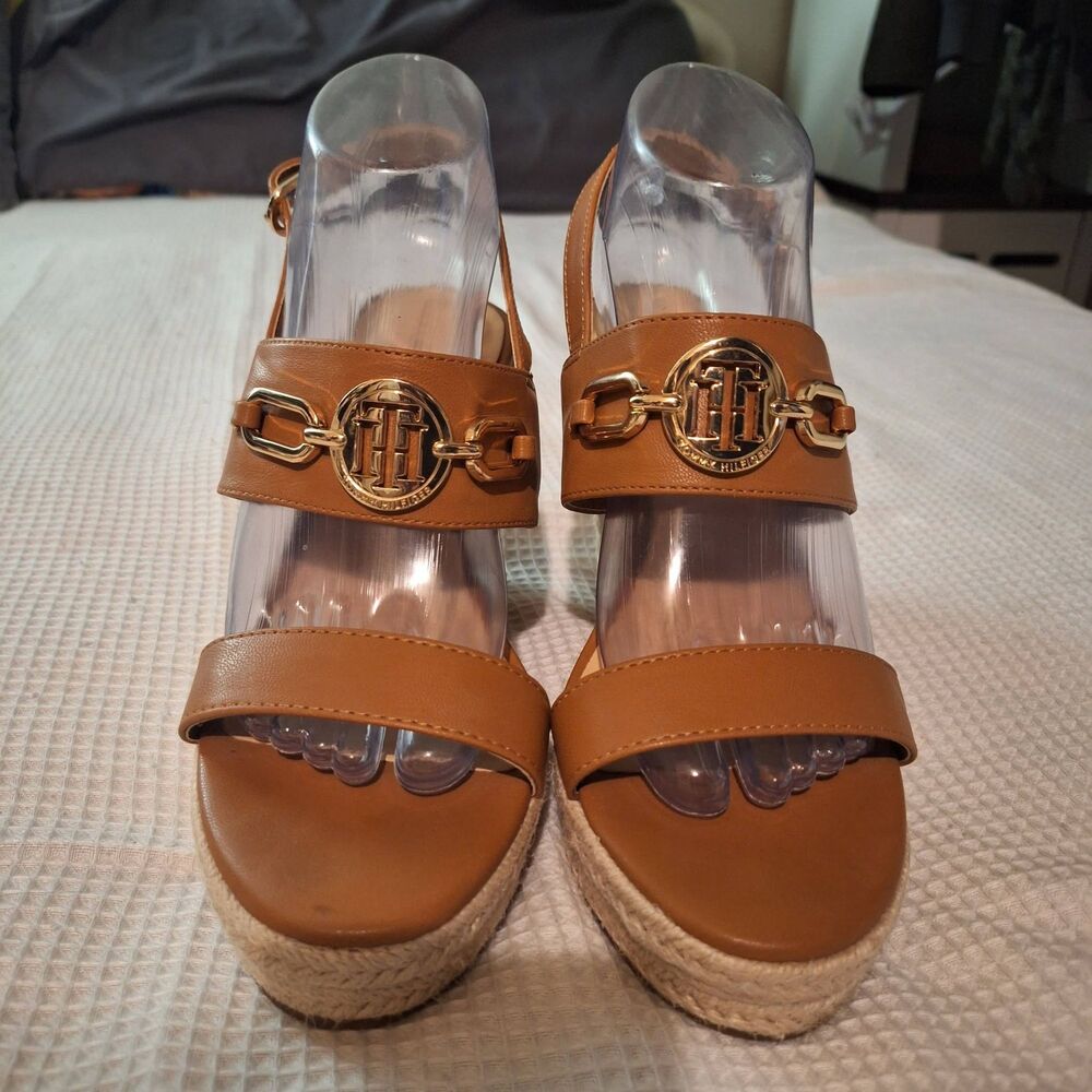 Tommy Hilfiger Tan Espadrille Wedge Sandals with Gold Logo Hardware Sz 9
